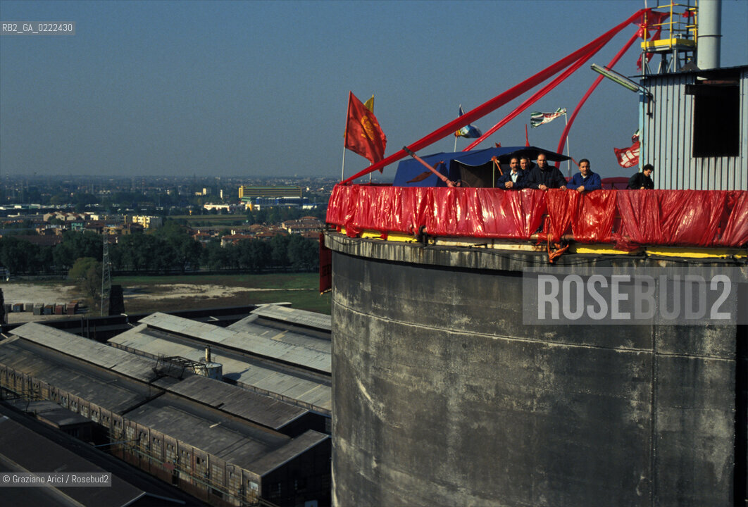 - Portomarghera,Venezia, 1993.Operai dellAlutekna in sciopero.POLITICA manifestazione Sciopero lavoro operai .- Portomarghera,Venice,1993.Strike of the Alutekna workers ©Graziano Arici/Rosebud2