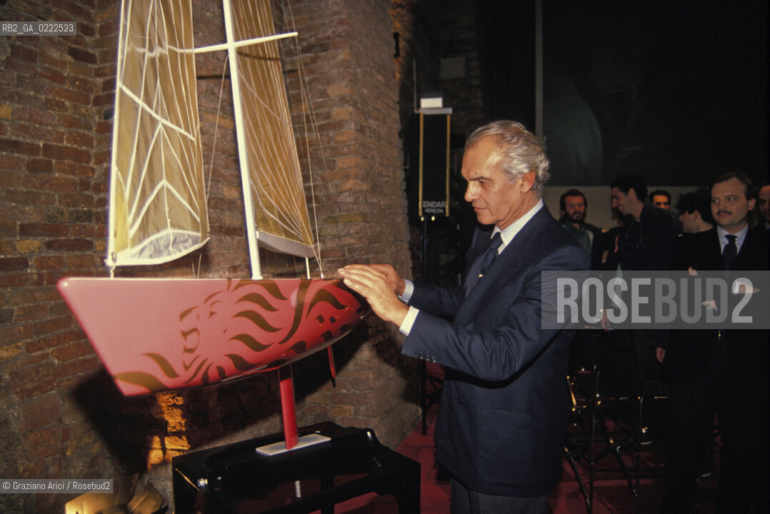 Venezia,1990.Festa Il Moro di Venezia. Il Presidente della Montedison Raul Gardini con il modellino del Moro. Presidente Montedison Moro manager ritratto barca Vela .Venice,1990.Party The Moro of Venice.The Montedison President Raul Gardini ©Graziano Arici/Rosebud2