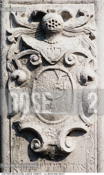Nome:..CIMITERO EBRAICO DEL LIDO DI VENEZIA: LAPIDE CON LO STEMMA ARALDICO DELLA FAMIGLIA LEVI  ....Localizzazione:..GHETTO / LIDO DI VENEZIA / CIMITERO EBRAICO  ..LIDO OF VENICE / JEWISH CEMETERY   ..Soggetto:..TOMBE / LAPIDI  STEMMA ARALDICO DELLA FAMIGLIA LEVI  ..GRAVES / TOMBSTONES  HERALDIC COAT OF ARMS  BELONGING TO THE LEVI FAMILY   ..Cronologia:......Autore:......Stile:......Editori Stampatori:......Committenza:......Materia e Tecnica:..MARMO  ..MARBLE   ..Collocazione:......Note:......Riproduzione Fotografica:..Graziano Arici/Rosebud2  ....Copyright:..Graziano Arici/Rosebud2/  ....Data:..1994....Costo:..A....Key:....