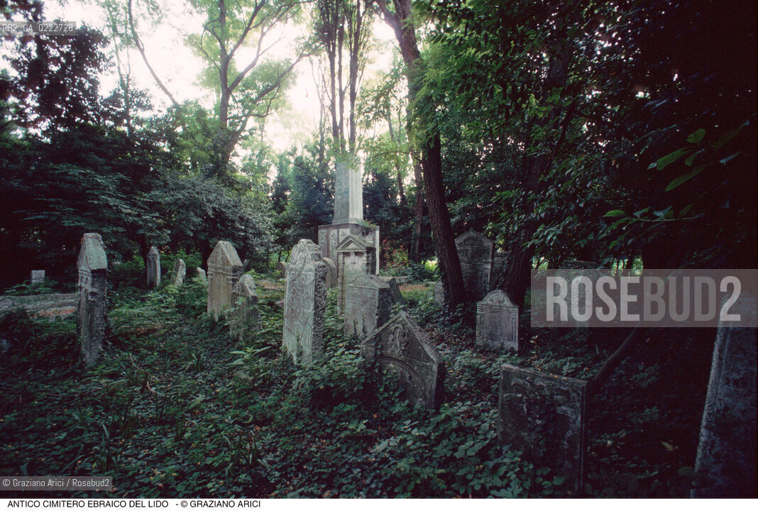 Caption: Nome:..CIMITERO EBRAICO DEL LIDO DI VENEZIA: LAPIDI  ....Localizzazione:..GHETTO / LIDO DI VENEZIA / CIMITERO EBRAICO  ..LIDO OF VENICE / JEWISH CEMETERY   ..Soggetto:..TOMBE / LAPIDI  ..GRAVES / TOMBSTONES  ..Cronologia:......Autore:......Stile:......Editori Stampatori:......Committenza:......Materia e Tecnica:..MARMO  ..MARBLE   ..Collocazione:......Note:......Riproduzione Fotografica:..Graziano Arici/Rosebud2  ....Copyright:..Graziano Arici/Rosebud2/  ....Data:..2000....Costo:..A....Key: