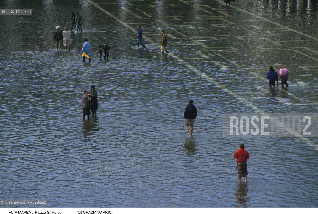 Nome:..ALTA MAREA..HIGHT TIDE..Localizzazione:..VENEZIA / S. MARCO / PIAZZA S. MARCO..VENICE / ST. MARK  / ST. MARK S SQUARE..Soggetto:..ACQUA ALTA IN PIAZZA  S. MARCO..ST. MARK S SQUARE UNDER WATER..Cronologia:......Autore:......Stile:......Editori Stampatori:......Committenza:......Materia e Tecnica:......Collocazione:......Note:....Riproduzione Fotografica:..Graziano Arici/Rosebud2 ...Copyright:..Graziano Arici / rosebud2/....Data:..1993....Costo:..A....Key:..ACQUA ALTA..HIGHT TIDE..