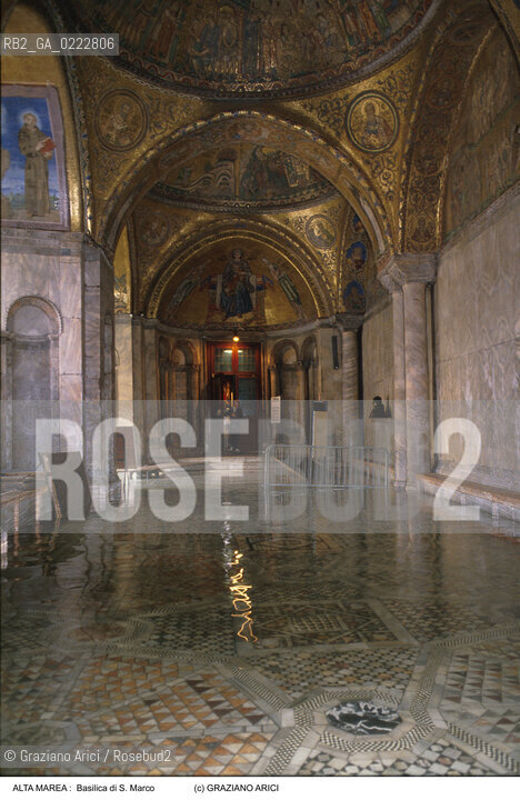 Nome:..ALTA MAREA..HIGHT TIDE..Localizzazione:..VENEZIA / S. MARCO / BASILICA DI S. MARCO..VENICE / ST. MARK  / BASILICA OF ST. MARK..Soggetto:..ACQUA ALTA, INTERNO DELLA BASILICA DI S. MARCO..INSIDE THE  BASILICA OF ST. MARK DURING THE HIGHT TIDE..Cronologia:......Autore:......Stile:......Editori Stampatori:......Committenza:......Materia e Tecnica:......Collocazione:......Note:....Riproduzione Fotografica:..Graziano Arici/Rosebud2 ...Copyright:..Graziano Arici / rosebud2/....Data:..1994....Costo:..A....Key:..ACQUA ALTA..HIGHT TIDE..