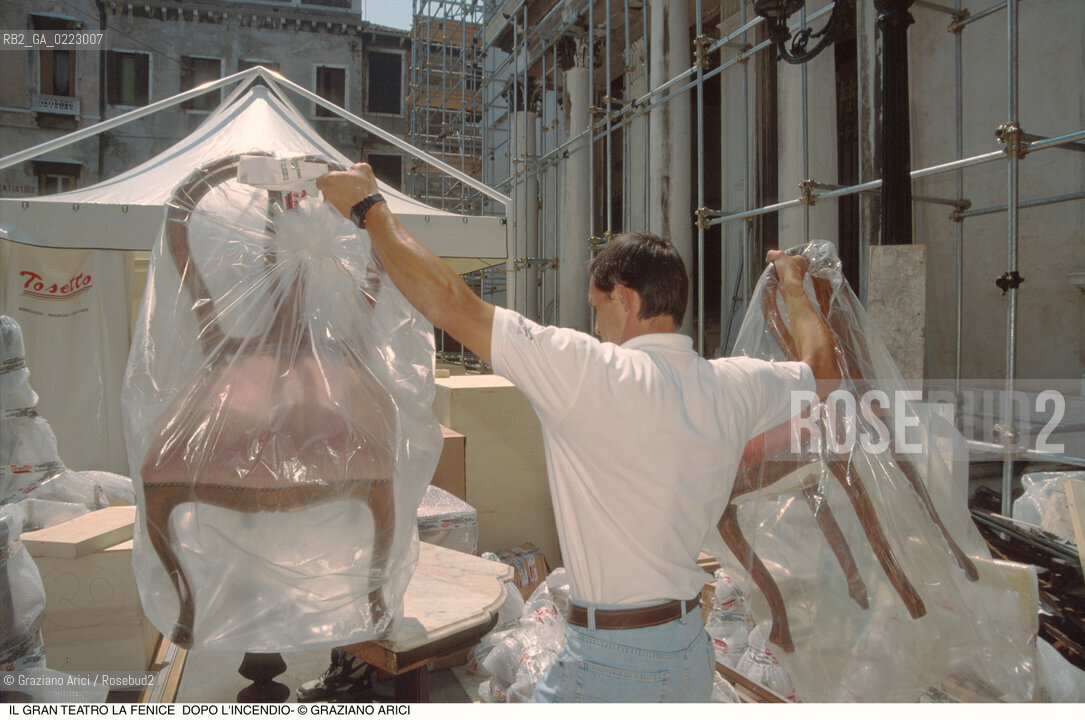 Caption: Nome: ..GRAN TEATRO LA FENICE..Descrizione: ..RECUPERO ARREDI DOPO LINCENDIO / VENEZIA..Credit: ..Graziano Arici/Rosebud2/..Costo: ..A..Nazione: ..ITALIA..Città: ..VENEZIA..Data: ..1996