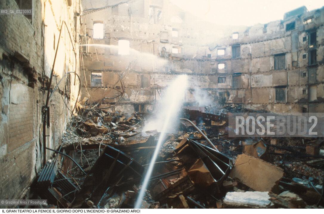 Caption: Nome: ..GRAN TEATRO LA FENICE..Descrizione: ..LA SALA GRANDE IL GIORNO DOPO LINCENDIO / VENEZIA..Credit: ..Graziano Arici/Rosebud2/..Costo: ..B..Nazione: ..ITALIA..Città: ..VENEZIA..Data: ..30/01/1996