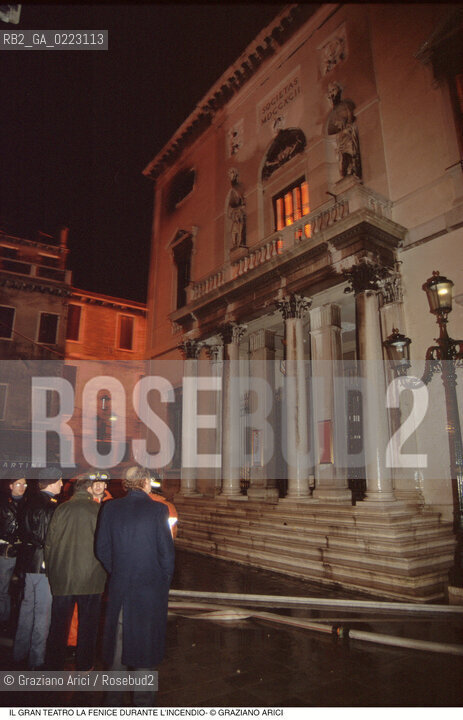 Caption: Nome: ..GRAN TEATRO LA FENICE..Descrizione: ..IL TEATRO IL GIORNO DURANTE LINCENDIO / VENEZIA..Credit: ..Graziano Arici/Rosebud2/..Costo: ..B..Nazione: ..ITALIA..Città: ..VENEZIA..Data: ..29/01/1996