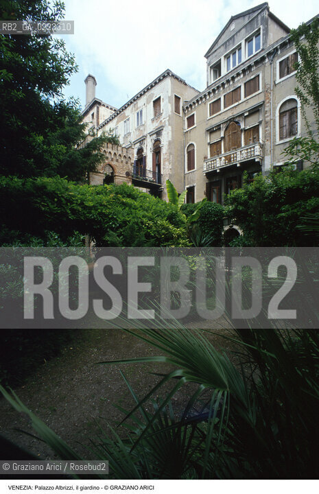 Localizzazione:..VENEZIA / S. POLO..Oggetto:..Soggetto:..PALAZZO ALBRIZZI GIARDINO..Cronologia: ..XVI XVII XVIII SECOLO..Definizione Culturale:..   Autore: ..   Stile:..   Editori/Stampatori:..   Committenza:..Materia e Tecnica:..Collocazione:..Note:..PALAZZI..Riproduzione Fotografica:..Graziano Arici/Rosebud2 .Copyright:..Graziano Arici/Rosebud2 .Data:..1998..Costo:..A..