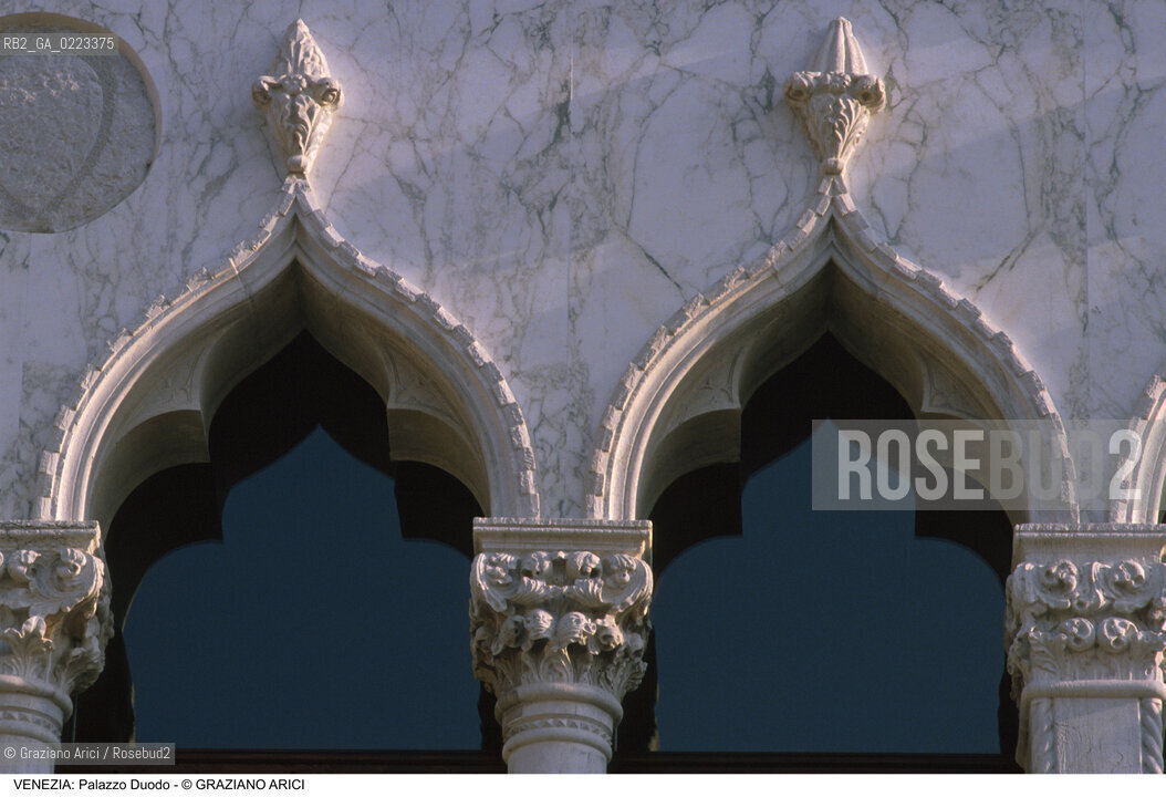 Localizzazione:..VENEZIA / S. MARCO..Oggetto:..Soggetto:..PALAZZO DUODO POLIFORA..Cronologia: ..XV SECOLO..Definizione Culturale:..   Autore: ..   Stile:..   Editori/Stampatori:..   Committenza:..Materia e Tecnica:..Collocazione:..Note:..PALAZZI..Riproduzione Fotografica:..Graziano Arici/Rosebud2 .Copyright:..Graziano Arici/Rosebud2 .Data:..1998..Costo:..A..