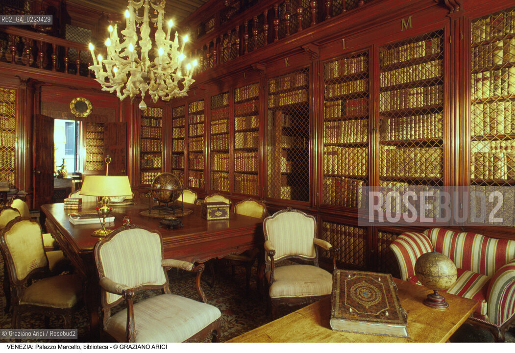 Localizzazione:..VENEZIA / S. MARCO..Oggetto:..Soggetto:..PALAZZO MARCELLO / BIBLIOTECA..Cronologia: ..XVII XVIII SEC..Definizione Culturale: ..   Autore: ..   Stile: ..   Editori/Stampatori:..   Committenza:..Materia e Tecnica:..Collocazione:..Note:..PALAZZI..Riproduzione Fotografica:..Graziano Arici/Rosebud2 .Copyright:..Graziano Arici/Rosebud2 .Data:..1998..Costo:..A..