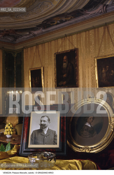 Localizzazione:..VENEZIA / S. MARCO..Oggetto:..Soggetto:..PALAZZO MARCELLO / SALOTTO..Cronologia: ..XVII XVIII SEC..Definizione Culturale: ..   Autore: ..   Stile: ..   Editori/Stampatori:..   Committenza:..Materia e Tecnica:..Collocazione:..Note:..PALAZZI..Riproduzione Fotografica:..Graziano Arici/Rosebud2 .Copyright:..Graziano Arici/Rosebud2 .Data:..1998..Costo:..A..