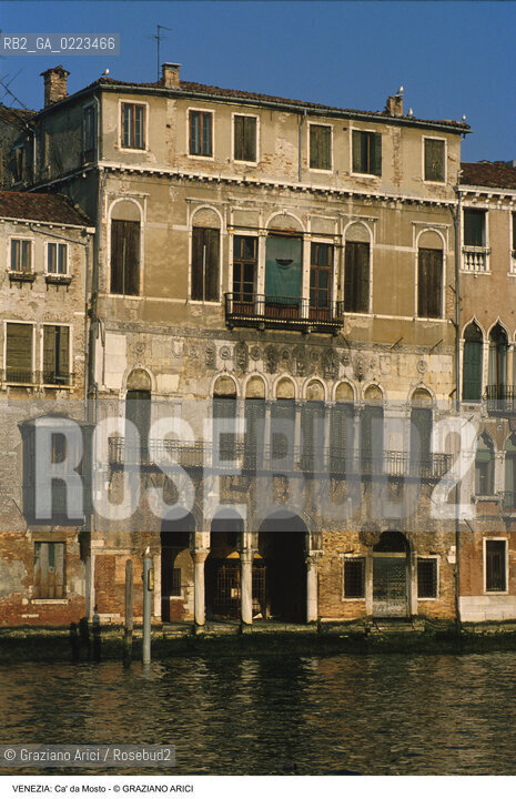 Localizzazione:..VENEZIA / CANNAREGIO..Oggetto:..Soggetto:..CA DA MOSTO FONDACO..Cronologia: ..XII XIII SECOLO..Definizione Culturale:..   Autore:..   Stile: VENETO BIZANTINO..   Editori/Stampatori:..   Committenza:..Materia e Tecnica:..Collocazione:..Note:..PALAZZI..Riproduzione Fotografica:..Graziano Arici/Rosebud2 .Copyright:..Graziano Arici/Rosebud2 .Data:..1990..Costo:..A..
