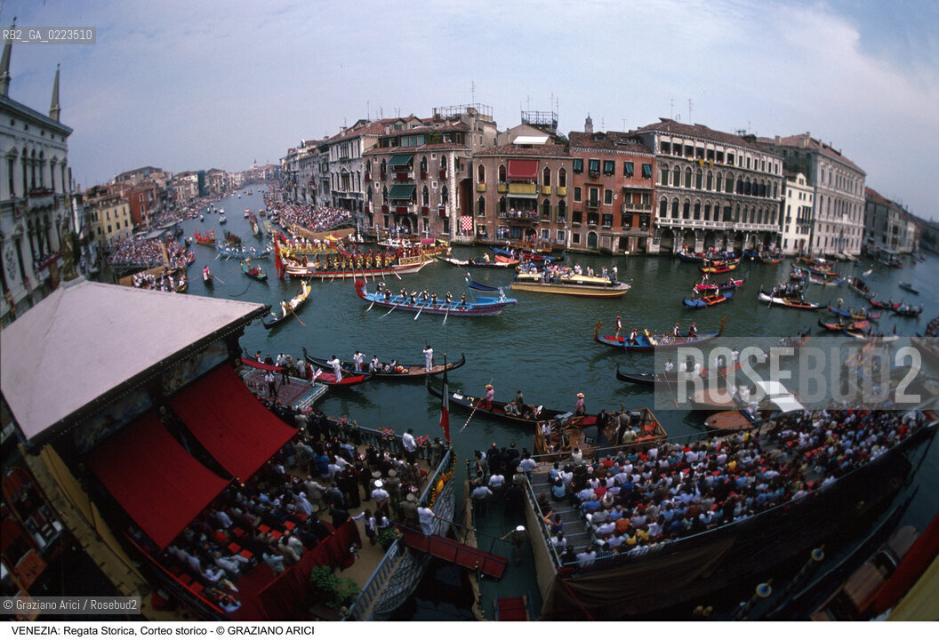 Localizzazione:..VENEZIA..Oggetto:..Soggetto:..REGATA STORICA CORTEO STORICO CANAL GRANDE..Cronologia: ..Definizione Culturale:..   Autore: ..   Stile: ..   Editori/Stampatori:..   Committenza:..Materia e Tecnica:..Collocazione:..Note:..REGATE..Riproduzione Fotografica:..Copyright:..Graziano Arici/Rosebud2 .Data:..1996..Costo:..A