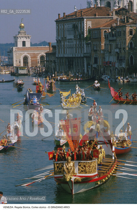 Localizzazione:..VENEZIA..Oggetto:..Soggetto:..REGATA STORICA CORTEO STORICO CANAL GRANDE BUCINTORO..Cronologia: ..Definizione Culturale:..   Autore: ..   Stile: ..   Editori/Stampatori:..   Committenza:..Materia e Tecnica:..Collocazione:..Note:..REGATE..Riproduzione Fotografica:..Copyright:..Graziano Arici/Rosebud2 .Data:..1996..Costo:..A