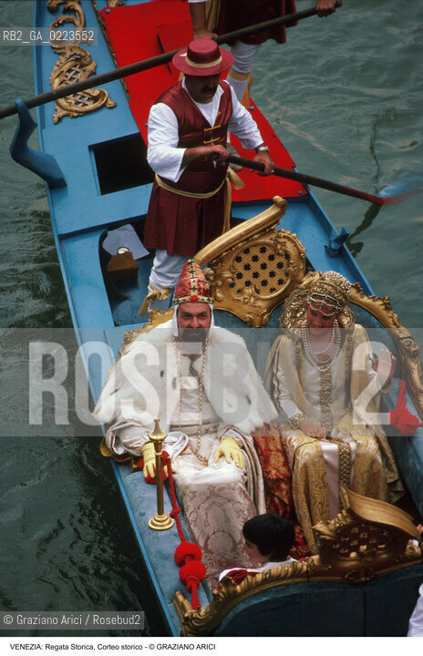 Localizzazione:..VENEZIA..Oggetto:..Soggetto:..REGATA STORICA CORTEO STORICO DOGE..Cronologia: ..Definizione Culturale:..   Autore: ..   Stile: ..   Editori/Stampatori:..   Committenza:..Materia e Tecnica:..Collocazione:..Note:..REGATE..Riproduzione Fotografica:..Copyright:..Graziano Arici/Rosebud2 .Data:..1996..Costo:..A