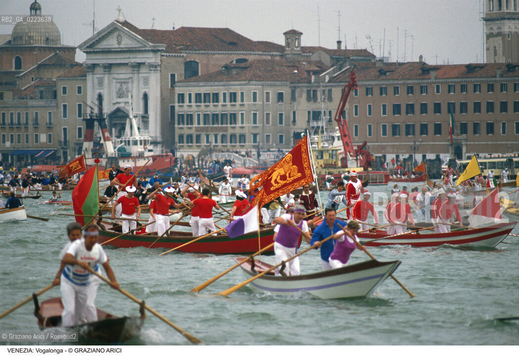 Localizzazione:..VENEZIA / S. MARCO..Oggetto:..Soggetto:..VOGALONGA BARCHE BACINO SAN MARCO..Cronologia: ..Definizione Culturale:..   Autore: ..   Stile: ..   Editori/Stampatori:..   Committenza:..Materia e Tecnica:..Collocazione:..Note:..REGATE..Riproduzione Fotografica:..Copyright:..Graziano Arici/Rosebud2 .Data:..1996..Costo:..A