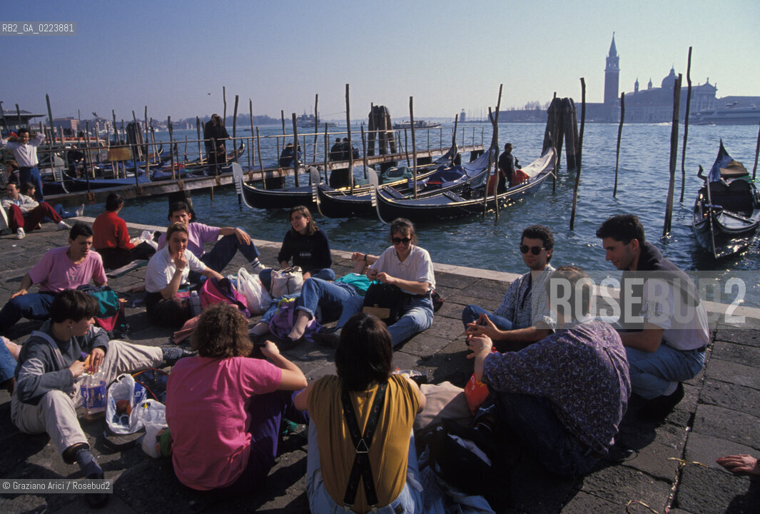TURISTI IN PIAZZA SAN MARCO A VENEZIA - © 2002 Graziano Arici/Rosebud2