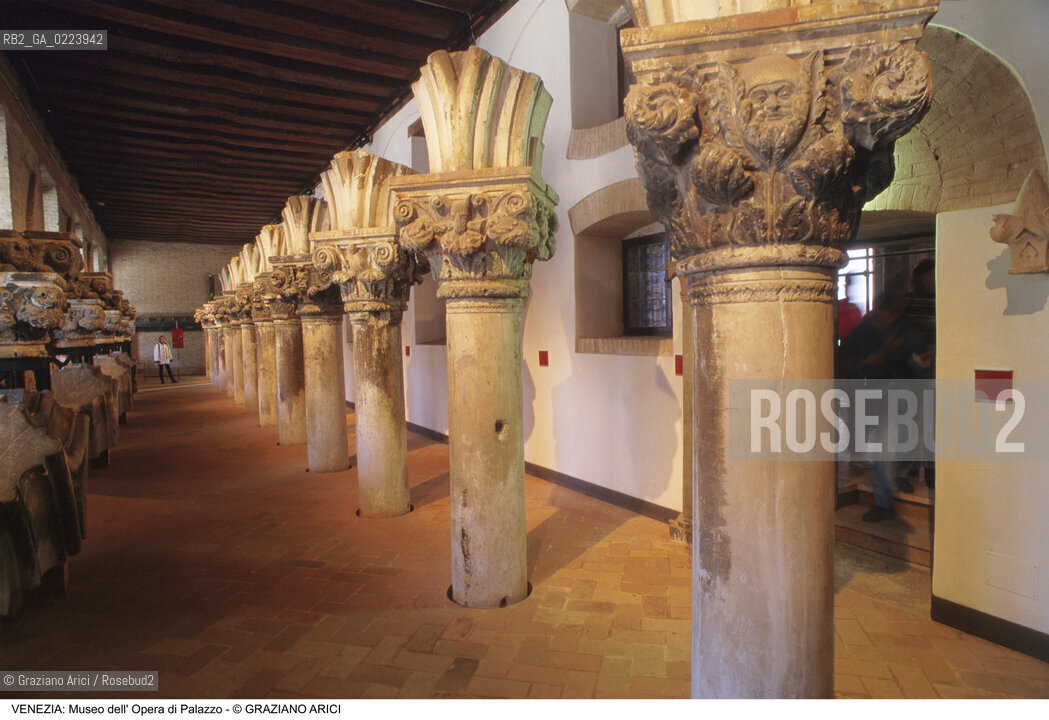 Localizzazione:..VENEZIA / S. MARCO..Oggetto:..Soggetto:..PALAZZO DUCALE / MUSEO DELL OPERA DI PALAZZO / CAPITELLI E COLONNE..Cronologia: ..XIV SECOLO..Definizione Culturale:..   Autore: ..   Stile:..   Editori/Stampatori:..   Committenza:..Materia e Tecnica:..Collocazione:..Note:..MUSEI..Riproduzione Fotografica:..Graziano Arici/Rosebud2 .Copyright:..Graziano Arici/Rosebud2 .Data:..1997..Costo:..A..