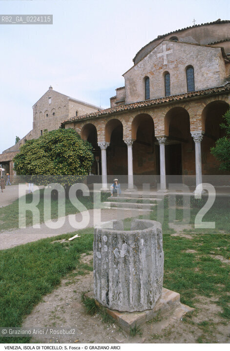 Localizzazione:..VENEZIA / ISOLA DI TORCELLO..Oggetto:..Soggetto:..CHIESA DI S. FOSCA..Cronologia: ..XII SECOLO..Definizione Culturale:..   Autore: ..   Stile: ..ROMANICO..   Editori/Stampatori:..   Committenza:..Materia e Tecnica:....Collocazione:..Note:.. MURANO BURANO TORCELLO..Riproduzione Fotografica:..Graziano Arici/Rosebud2 .Copyright:..Graziano Arici/Rosebud2 .Data:..1995..Costo:..A..