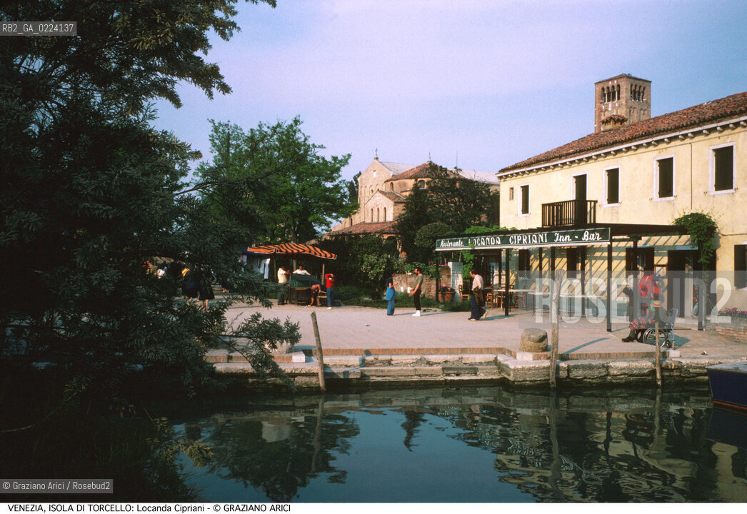 Localizzazione:..VENEZIA / ISOLA DI TORCELLO..Oggetto:..Soggetto:..LOCANDA CIPRIANI / ERNEST HEMINGWAY..Cronologia: ..Definizione Culturale:..   Autore: ..   Stile: ..   Editori/Stampatori:..   Committenza:..Materia e Tecnica:..Collocazione:..Note:..HOTEL ALBERGHI MURANO BURANO TORCELLO..Riproduzione Fotografica:..Graziano Arici/Rosebud2 .Copyright:..Graziano Arici/Rosebud2 .Data:..1995..Costo:..A..