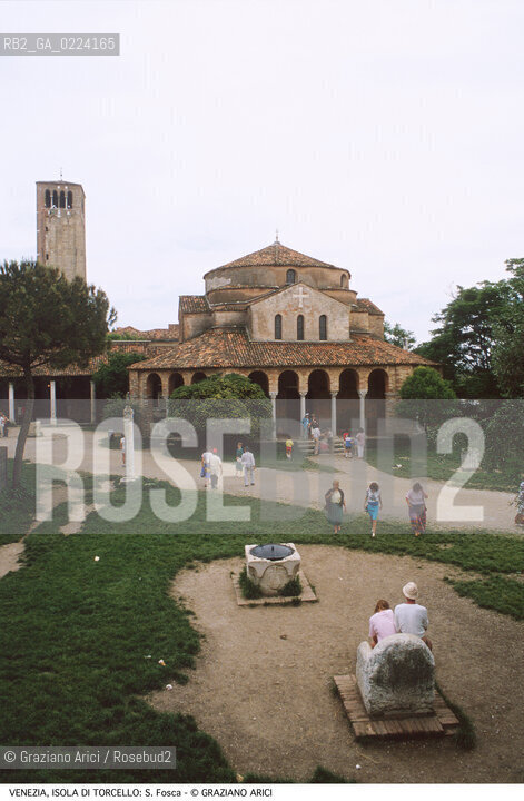 Localizzazione:..VENEZIA / ISOLA DI TORCELLO..Oggetto:..Soggetto:..S. FOSCA / TURISTI..Cronologia: ..XII SECOLO..Definizione Culturale:..   Autore: ..   Stile: ..ROMANICO..   Editori/Stampatori:..   Committenza:..Materia e Tecnica:..Collocazione:..Note:..CHIESA MURANO BURANO TORCELLO..Riproduzione Fotografica:..Graziano Arici/Rosebud2 .Copyright:..Graziano Arici/Rosebud2 .Data:..1995..Costo:..A..