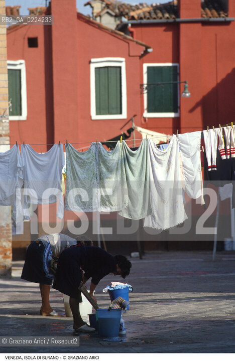 Localizzazione:..VENEZIA / ISOLA DI BURANO..Oggetto:..Soggetto:..CASE PANNI..Cronologia: ....Definizione Culturale:..   Autore: ..   Stile: ..   Editori/Stampatori:..   Committenza:..Materia e Tecnica:..Collocazione:..Note:....Riproduzione Fotografica:..Graziano Arici/Rosebud2 .Copyright:..Graziano Arici/Rosebud2 .Data:..1995..Costo:..A..
