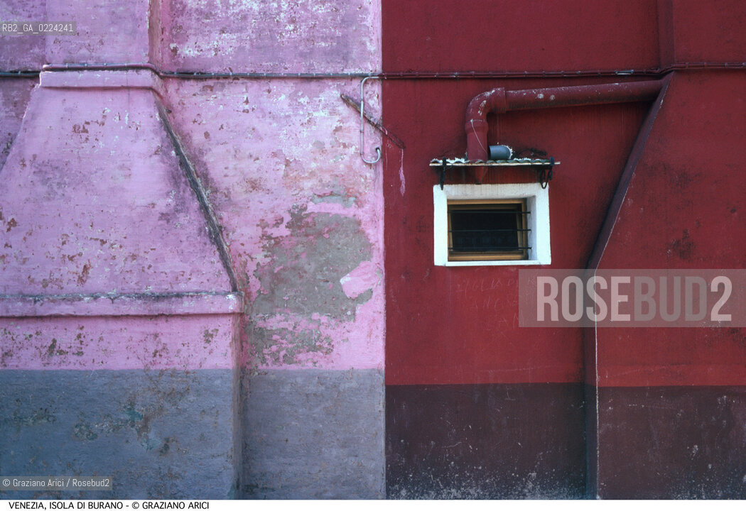 Localizzazione:..VENEZIA / ISOLA DI BURANO..Oggetto:..Soggetto:..CASE..Cronologia: ....Definizione Culturale:..   Autore: ..   Stile: ..   Editori/Stampatori:..   Committenza:..Materia e Tecnica:..Collocazione:..Note:....Riproduzione Fotografica:..Graziano Arici/Rosebud2 .Copyright:..Graziano Arici/Rosebud2 .Data:..1995..Costo:..A..