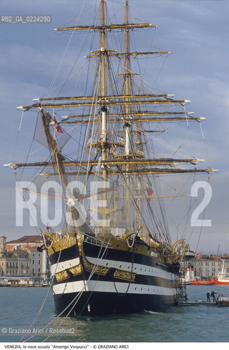 Localizzazione:..VENEZIA..Oggetto:..Soggetto:..NAVE SCUOLA AMERIGO VESPUCCI / BARCA A VELA IN BACINO S. MARCO..Cronologia: ....Definizione Culturale:..   Autore: ..   Stile:..   Editori/Stampatori:..   Committenza:..Materia e Tecnica:..Collocazione:..Note:..BARCHE E CANALI..Riproduzione Fotografica:..Graziano Arici/Rosebud2 .Copyright:..Graziano Arici/Rosebud2 .Data:..1990..Costo:..A..