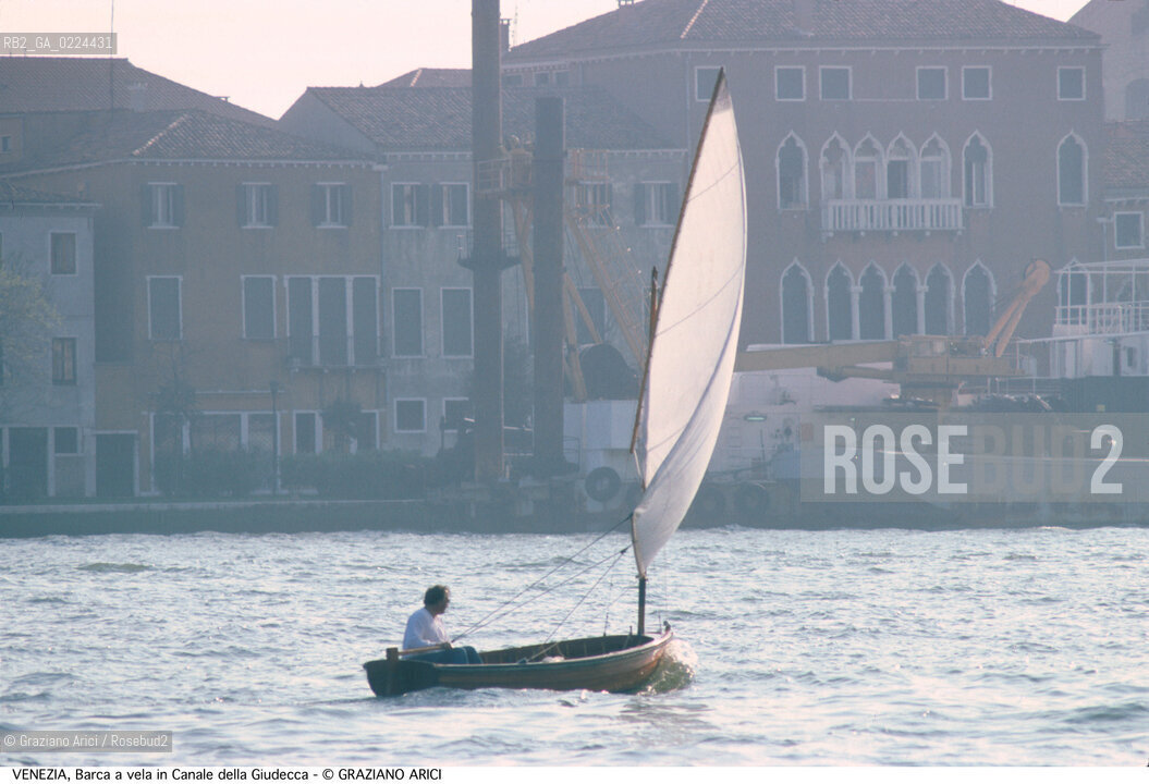 Localizzazione:..VENEZIA / DORSODURO..Oggetto:..Soggetto:..BARCA A VELA IN CANALE DELLA GIUDECCA..Cronologia: ....Definizione Culturale:..   Autore: ..   Stile:..   Editori/Stampatori:..   Committenza:..Materia e Tecnica:..Collocazione:..Note:..BARCHE E CANALI..Riproduzione Fotografica:..Graziano Arici/Rosebud2 .Copyright:..Graziano Arici/Rosebud2 .Data:..1995..Costo:..A..