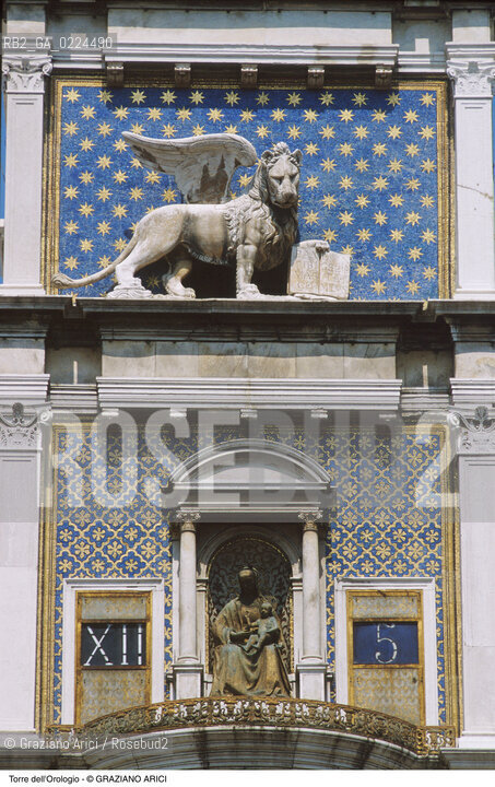 Localizzazione:..VENEZIA / S. MARCO..Oggetto:..Soggetto:..TORRE DELL OROLOGIO / MORI / MADONNA COL BAMBINO LEONE DI SAN MARCO..Cronologia: ..XV SECOLO..Definizione Culturale:..   Autore:..MAURO CODUSSI ..ALESSANDRO LEOPARDI..PAOLO E GIOVANNI CARLO RANIERI DA REGGIO..   Stile:..   Editori/Stampatori:..   Committenza:..Materia e Tecnica:..Collocazione:..Note:....Riproduzione Fotografica:..Graziano Arici/Rosebud2 .Copyright:..Graziano Arici/Rosebud2 .Data:..1990..Costo:..A..