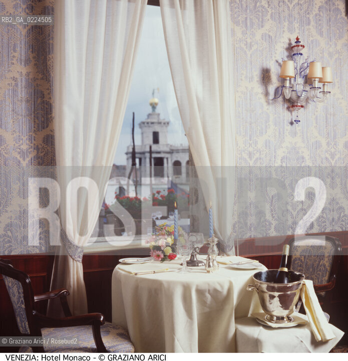 Localizzazione:..VENEZIA / S. MARCO..Oggetto:..Soggetto:..HOTEL MONACO GRAN CANAL / SALA RISTORANTE / PUNTA DELLA DOGANA..Cronologia: ....Definizione Culturale:..   Autore: ..   Stile:..   Editori/Stampatori:..   Committenza:..Materia e Tecnica:..Collocazione:..Note:..ALBERGHI..Riproduzione Fotografica:..Graziano Arici/Rosebud2 .Copyright:..Graziano Arici/Rosebud2 .Data:..1990..Costo:..A..