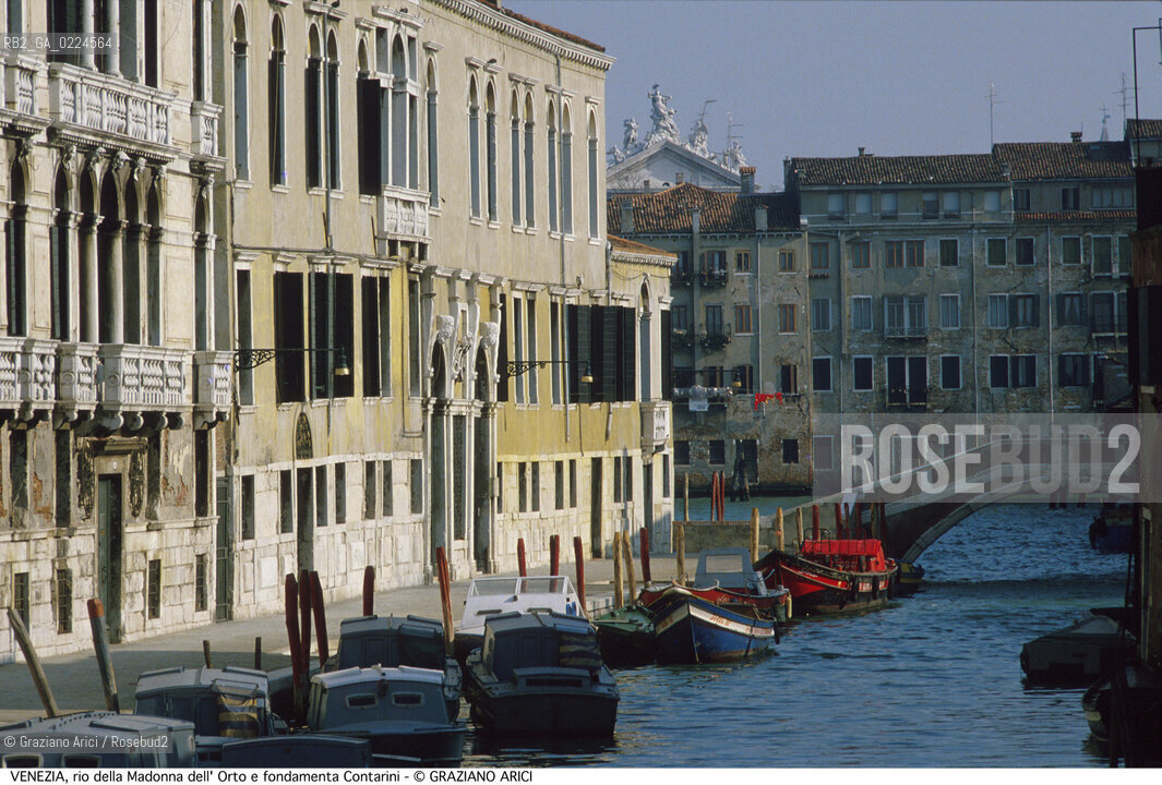Localizzazione:..VENEZIA / CANNAREGIO..Oggetto:..Soggetto:..RIO DELLA MADONNA DELL ORTO E FONDAMENTA CONTARINI / PALAZZO CONTARINI DAL ZAFFO..Cronologia: ....Definizione Culturale:..   Autore: ..   Stile:..   Editori/Stampatori:..   Committenza:..Materia e Tecnica:..Collocazione:..Note:..BARCHE E CANALI..Riproduzione Fotografica:..Graziano Arici/Rosebud2 .Copyright:..Graziano Arici/Rosebud2 .Data:..1995..Costo:..A..