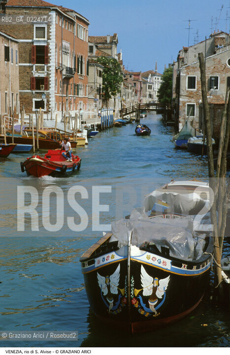 Localizzazione:..VENEZIA / CANNAREGIO..Oggetto:..Soggetto:..RIO DI S. ALVISE..Cronologia: ....Definizione Culturale:..   Autore: ..   Stile:..   Editori/Stampatori:..   Committenza:..Materia e Tecnica:..Collocazione:..Note:..BARCHE E CANALI..Riproduzione Fotografica:..Graziano Arici/Rosebud2 .Copyright:..Graziano Arici/Rosebud2 .Data:..1995..Costo:..A..