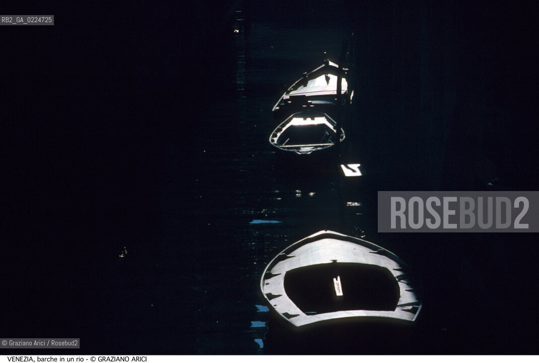 Localizzazione:..VENEZIA..Oggetto:..Soggetto:..BARCHE IN UN RIO..Cronologia: ....Definizione Culturale:..   Autore: ..   Stile:..   Editori/Stampatori:..   Committenza:..Materia e Tecnica:..Collocazione:..Note:..BARCHE E CANALI..Riproduzione Fotografica:..Graziano Arici/Rosebud2 .Copyright:..Graziano Arici/Rosebud2 .Data:..1995..Costo:..A..