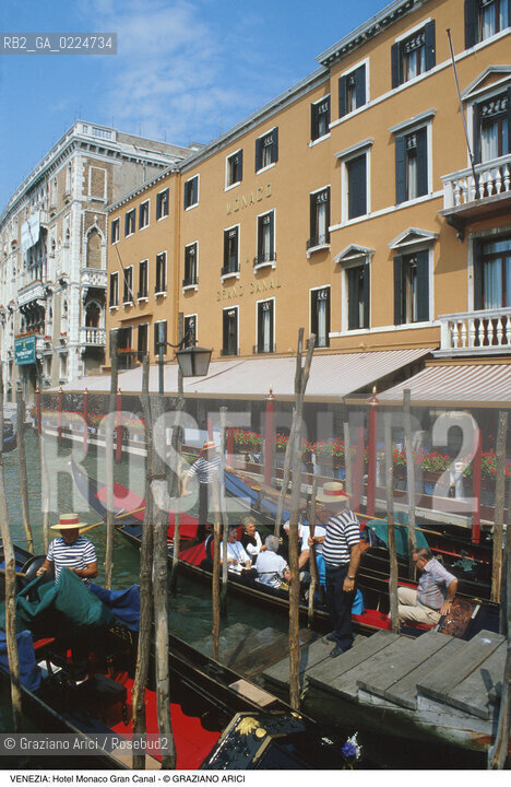 Localizzazione:..VENEZIA / S. MARCO..Oggetto:..Soggetto:..HOTEL MONACO GRAN CANAL / GONDOLE..Cronologia: ..XIX SECOLO..Definizione Culturale:..   Autore: ..   Stile:..   Editori/Stampatori:..   Committenza:..Materia e Tecnica:..Collocazione:..Note:..ALBERGHI..Riproduzione Fotografica:..Graziano Arici/Rosebud2 .Copyright:..Graziano Arici/Rosebud2 .Data:..1990..Costo:..A..