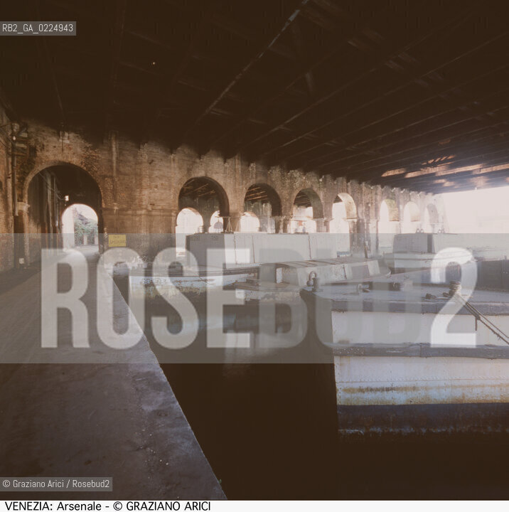 Localizzazione:..VENEZIA / CASTELLO..Oggetto:..Soggetto:..GAGGIANDRE..Cronologia: ..XVI SECOLO..Definizione Culturale:..   Autore: ..JACOPO SANSOVINO..   Stile: ..   Editori/Stampatori:..   Committenza:..Materia e Tecnica:..Collocazione:..Note:..ARCHEOLOGIA INDUSTRIALE..Riproduzione Fotografica:..Graziano Arici/Rosebud2 .Copyright:..Graziano Arici/Rosebud2 .Data:..1990..Costo:..A..