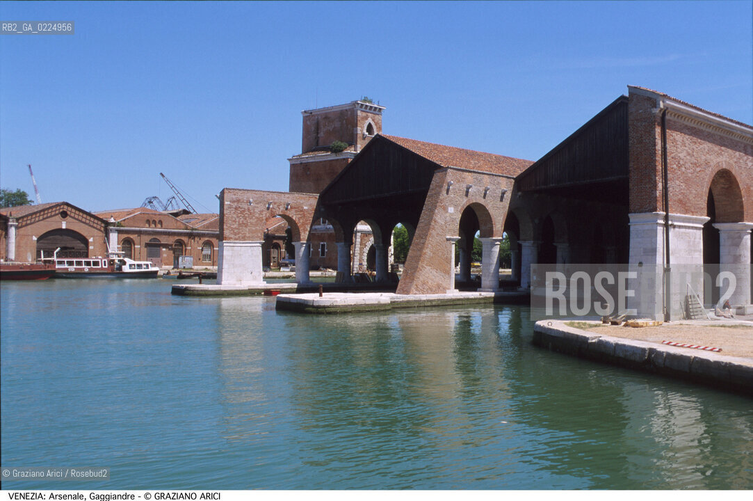 Localizzazione:..VENEZIA / CASTELLO..Oggetto:..Soggetto:..ARSENALE GAGGIANDRE / DARSENE..Cronologia: ..XVI SECOLO..Definizione Culturale:..   Autore: ..JACOPO SANSOVINO..   Stile: ..   Editori/Stampatori:..   Committenza:..Materia e Tecnica:..Collocazione:..Note:..ARCHEOLOGIA INDUSTRIALE..Riproduzione Fotografica:..Graziano Arici/Rosebud2 .Copyright:..Graziano Arici/Rosebud2 .Data:..1990..Costo:..A..