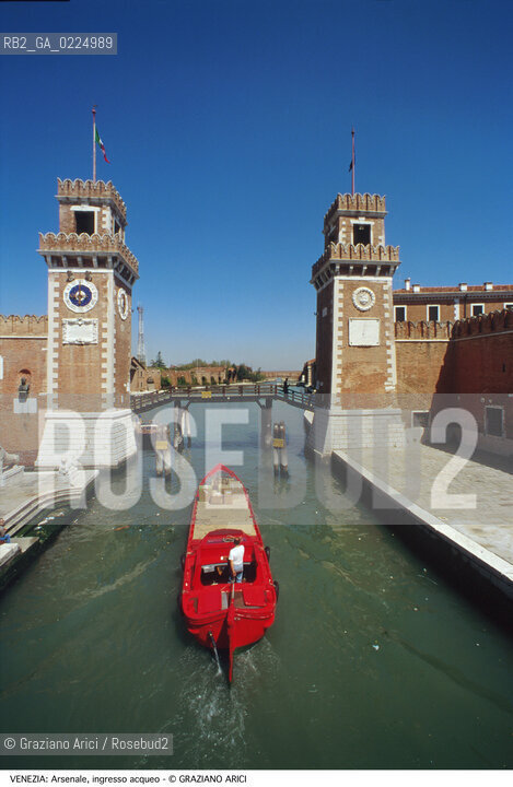 Localizzazione:..VENEZIA / CASTELLO..Oggetto:..Soggetto:..ARSENALE INGRESSO ACQUEO / TORRI..Cronologia: ..XVII SECOLO..Definizione Culturale:..   Autore: ....   Stile: ..   Editori/Stampatori:..   Committenza:..Materia e Tecnica:..Collocazione:..Note:....Riproduzione Fotografica:..Graziano Arici/Rosebud2 .Copyright:..Graziano Arici/Rosebud2 .Data:..1990..Costo:..A..