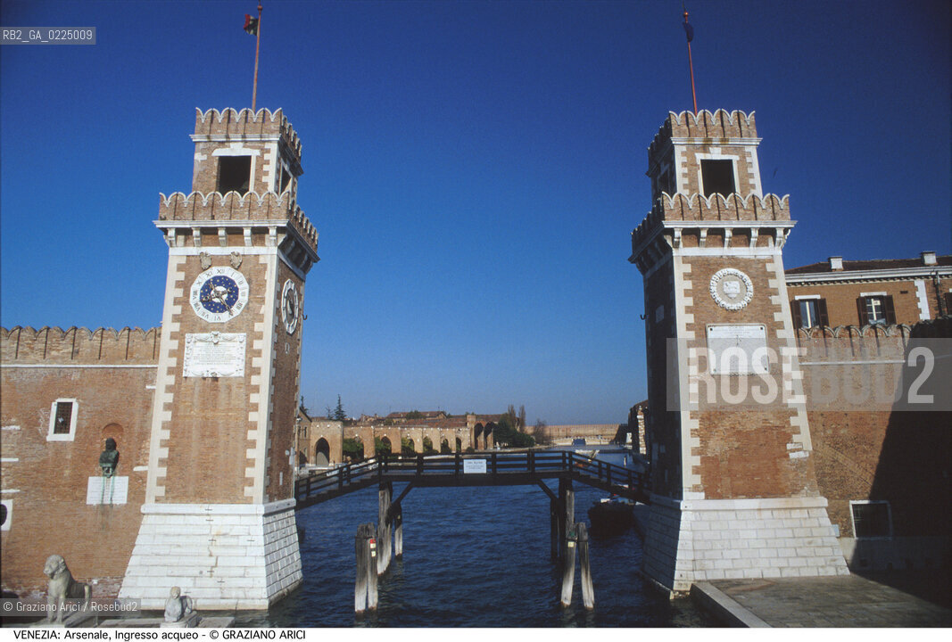 Localizzazione:..VENEZIA / CASTELLO..Oggetto:..Soggetto:..ARSENALE INGRESSO ACQUEO / TORRI..Cronologia: ..XVII SECOLO..Definizione Culturale:..   Autore: ....   Stile: ..   Editori/Stampatori:..   Committenza:..Materia e Tecnica:..Collocazione:..Note:....Riproduzione Fotografica:..Graziano Arici/Rosebud2 .Copyright:..Graziano Arici/Rosebud2 .Data:..1990..Costo:..A..