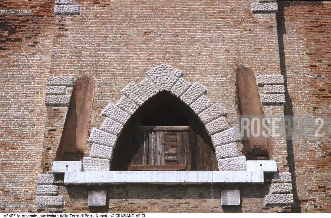 Localizzazione:..VENEZIA / CASTELLO..Oggetto:..Soggetto:..ARSENALE TORRE DI PORTA NUOVA PARTICOLARE FERITOIA..Cronologia: ..XIX SECOLO..Definizione Culturale:..   Autore: ....   Stile: ..   Editori/Stampatori:..   Committenza:..Materia e Tecnica:..Collocazione:..Note:....Riproduzione Fotografica:..Graziano Arici/Rosebud2 .Copyright:..Graziano Arici/Rosebud2 .Data:..1990..Costo:..A..