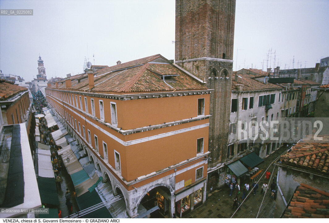 Localizzazione:..VENEZIA / S. POLO..Oggetto:..Soggetto:..CHIESA DI S. GIOVANNI ELEMOSINARO / RUGA RIALTO MERCATO..Cronologia: ..XVI SECOLO..Definizione Culturale:..   Autore: ..SCARPAGNINO..   Stile:..   Editori/Stampatori:..   Committenza:..Materia e Tecnica:..Collocazione:..Note:..MONUMENTALE..Riproduzione Fotografica:..Graziano Arici/Rosebud2 .Copyright:..Graziano Arici/Rosebud2 .Data:..1995..Costo:..A..