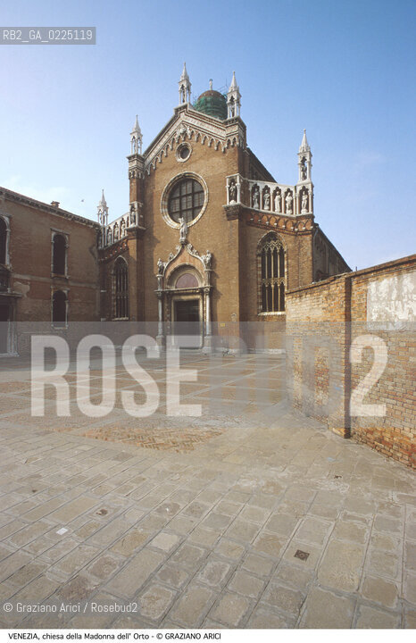 Localizzazione:..VENEZIA / CANNAREGIO..Oggetto:..Soggetto:..CHIESA E CAMPO DELLA MADONNA DELL ORTO..Cronologia: ..XV SECOLO..Definizione Culturale:..   Autore: ..   Stile:..ROMANICO GOTICO..   Editori/Stampatori:..   Committenza:..Materia e Tecnica:..Collocazione:..Note:..MONUMENTALE..Riproduzione Fotografica:..Graziano Arici/Rosebud2 .Copyright:..Graziano Arici/Rosebud2 .Data:..1995..Costo:..A..
