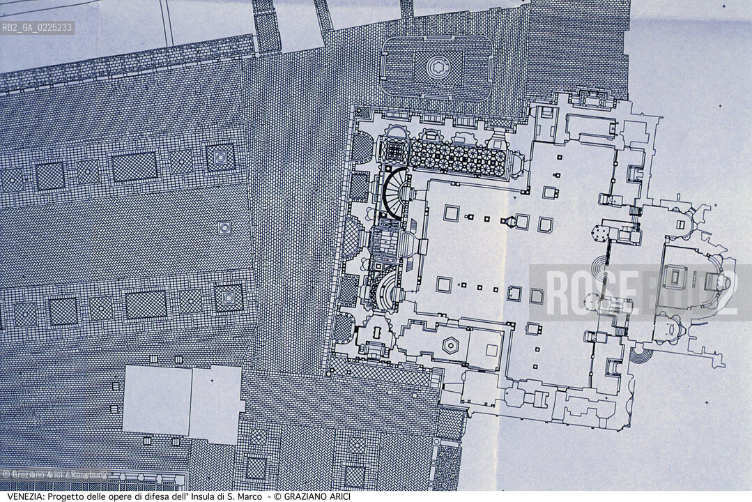 Localizzazione:..VENEZIA / S. MARCO..Oggetto:..Soggetto:..PROGETTO DELLE OPERE DI DIFESA DELL INSULA DI SAN MARCO / SALVAGUARDIA / RILIEVO FOTOGRAMMETRICO / PAVIMENTAZIONE..Cronologia: ....Definizione Culturale:..   Autore: ..CONSORZIO VENEZIA NUOVA..   Stile:....   Editori/Stampatori:..   Committenza:..Materia e Tecnica:....Collocazione:..Note:..MONUMENTALE ACQUA ALTA..Riproduzione Fotografica:..Graziano Arici/Rosebud2 .Copyright:..Graziano Arici/Rosebud2 .Data:..1994..Costo:..A..