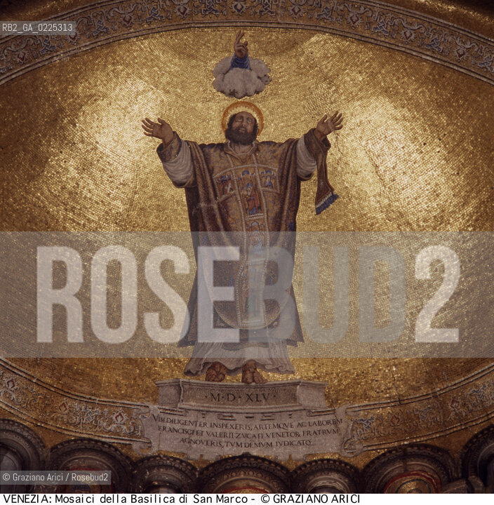 Localizzazione:..VENEZIA / S. MARCO..Oggetto:..Soggetto:..BASILICA DI SAN MARCO / MOSAICI DELL ATRIO NARTECE / SAN MARCO IN VESTI LITURGICHE..Cronologia: ..XVI SEC..Definizione Culturale:..   Autore: FRANCESCO E VALERIO ZUCCATO SU CARTONE DI TIZIANO..   Stile: GOTICO BIZANTINO ROMANICO..   Editori/Stampatori:..   Committenza:..Materia e Tecnica:..Collocazione:..Note:..CHIESE..Riproduzione Fotografica:..Graziano Arici/Rosebud2 .Copyright:..Graziano Arici/Rosebud2 .Data:..1998..Costo:..A..