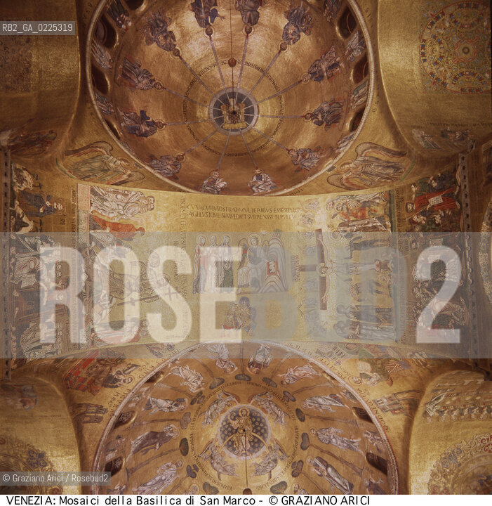 Localizzazione:..VENEZIA / S. MARCO..Oggetto:..Soggetto:..BASILICA DI SAN MARCO / MOSAICI / CUPOLA DELLA PENTECOSTE E DELL ASCENSIONE..Cronologia: ..XII SEC..Definizione Culturale:..   Autore: ..   Stile: GOTICO BIZANTINO ROMANICO..   Editori/Stampatori:..   Committenza:..Materia e Tecnica:..Collocazione:..Note:..CHIESE..Riproduzione Fotografica:..Graziano Arici/Rosebud2 .Copyright:..Graziano Arici/Rosebud2 .Data:..1998..Costo:..A..