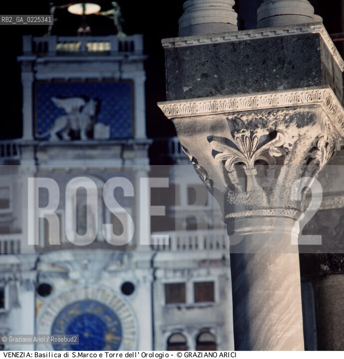 Localizzazione:..VENEZIA / S. MARCO..Oggetto:..Soggetto:..COLONNA DELLA BASILICA DI SAN MARCO / TORRE DELL OROLOGIO..Cronologia: ..XIII (BASILICA) XV SEC (TORRE)..Definizione Culturale:..   Autore: MAURO CODUSSI..   Stile: ..   Editori/Stampatori:..   Committenza:..Materia e Tecnica:..Collocazione:..Note:..CHIESE..Riproduzione Fotografica:..Graziano Arici/Rosebud2 .Copyright:..Graziano Arici/Rosebud2 .Data:..1995..Costo:..A..