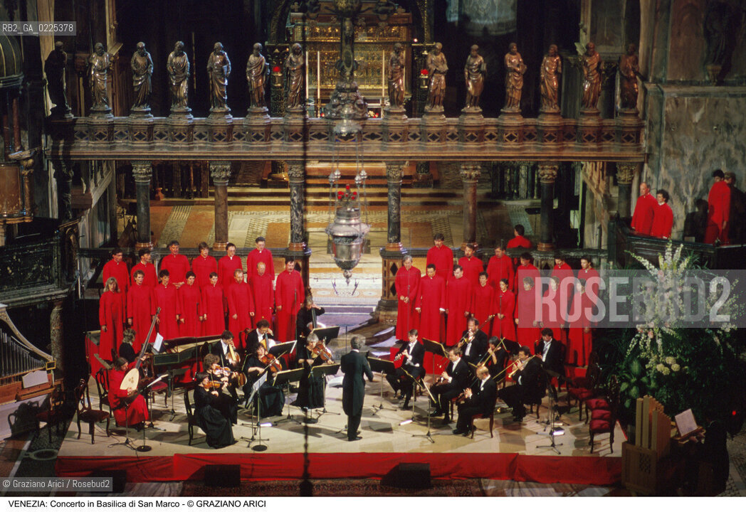 Localizzazione:..VENEZIA / S. MARCO..Oggetto:..Soggetto:..BASILICA DI SAN MARCO / CONCERTO DI MUSICA CLASSICA..Cronologia: ....Definizione Culturale:..   Autore: ..   Stile:..   Editori/Stampatori:..   Committenza:..Materia e Tecnica:..Collocazione:..Note:..CHIESE..Riproduzione Fotografica:..Graziano Arici/Rosebud2 .Copyright:..Graziano Arici/Rosebud2 .Data:..1995..Costo:..A..