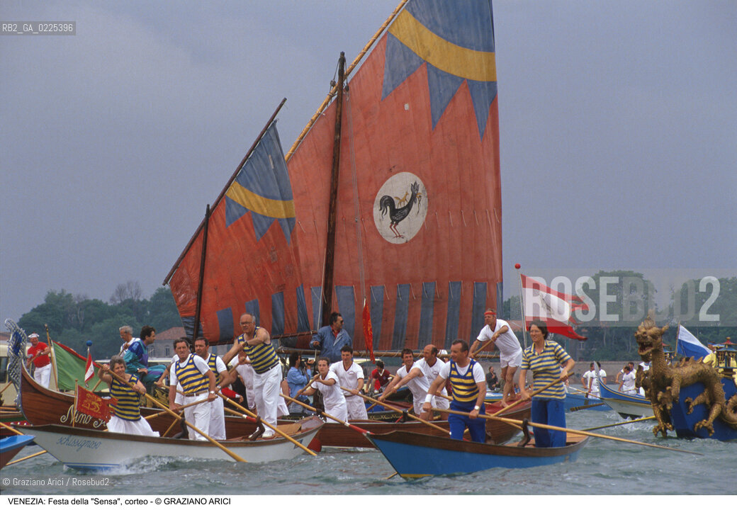 Localizzazione:..VENEZIA..Oggetto:..Soggetto:..FESTA DELLA SENSA ASCENSIONE CORTEO BARCHE..Cronologia: ..Definizione Culturale:..   Autore: ..   Stile: ..   Editori/Stampatori:..   Committenza:..Materia e Tecnica:..Collocazione:..Note:..FESTE..Riproduzione Fotografica:..Copyright:..Graziano Arici/Rosebud2 .Data:..1996..Costo:..A