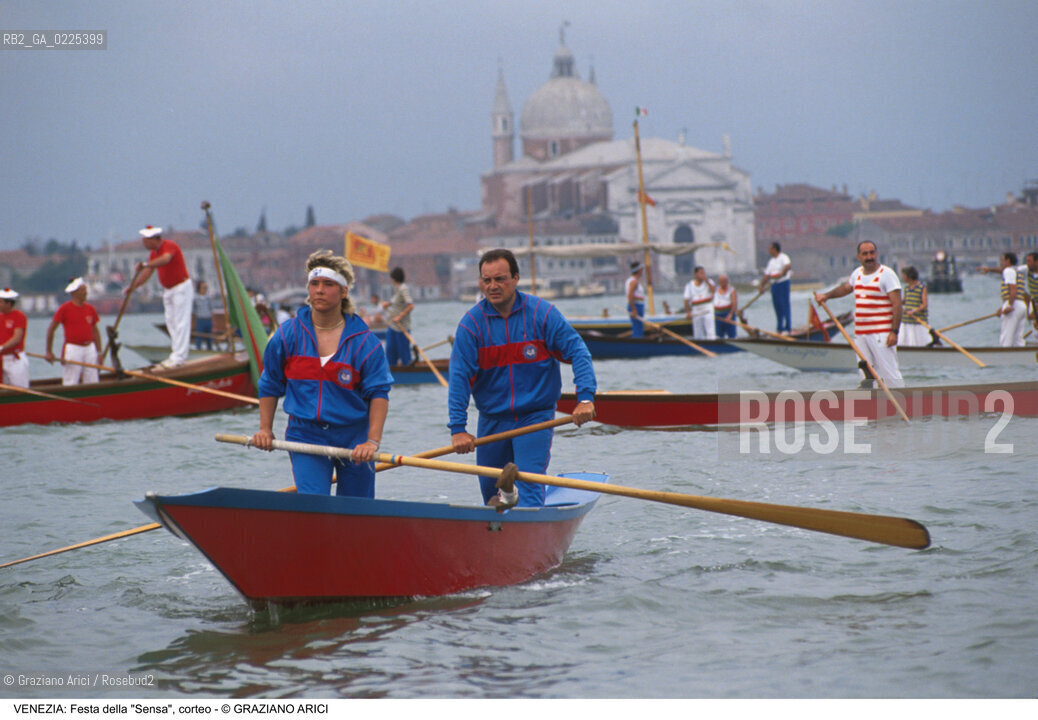 Localizzazione:..VENEZIA..Oggetto:..Soggetto:..FESTA DELLA SENSA ASCENSIONE CORTEO BACINO SAN MARCO BARCHE..Cronologia: ..Definizione Culturale:..   Autore: ..   Stile: ..   Editori/Stampatori:..   Committenza:..Materia e Tecnica:..Collocazione:..Note:..FESTE..Riproduzione Fotografica:..Copyright:..Graziano Arici/Rosebud2 .Data:..1996..Costo:..A