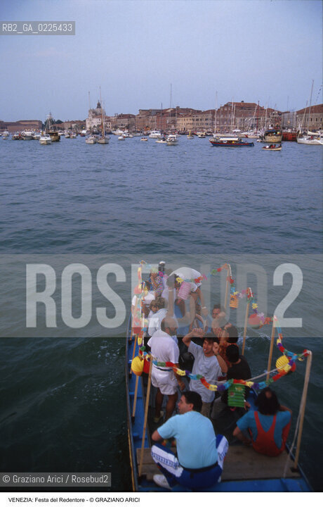 Localizzazione:..VENEZIA..Oggetto:..Soggetto:..REDENTORE CANALE DELLA GIUDECCA BARCHE..Cronologia: ..Definizione Culturale:..   Autore: ..   Stile: ..   Editori/Stampatori:..   Committenza:..Materia e Tecnica:..Collocazione:..Note:..FESTE..Riproduzione Fotografica:..Copyright:..Graziano Arici/Rosebud2 .Data:..1996..Costo:..A