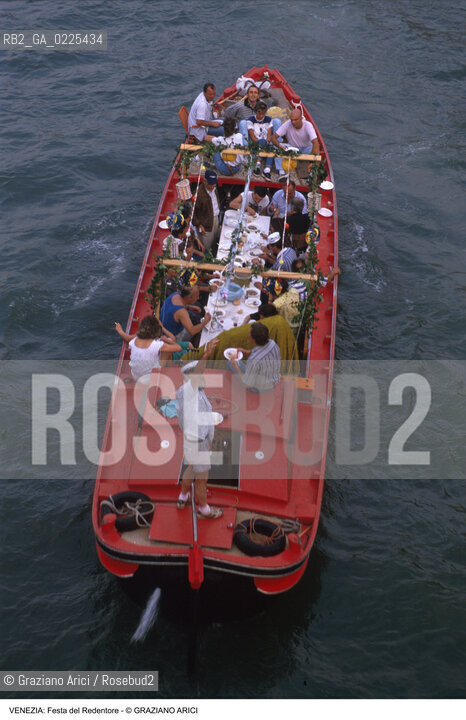 Localizzazione:..VENEZIA..Oggetto:..Soggetto:..REDENTORE BARCHE..Cronologia: ..Definizione Culturale:..   Autore: ..   Stile: ..   Editori/Stampatori:..   Committenza:..Materia e Tecnica:..Collocazione:..Note:..FESTE..Riproduzione Fotografica:..Copyright:..Graziano Arici/Rosebud2 .Data:..1996..Costo:..A