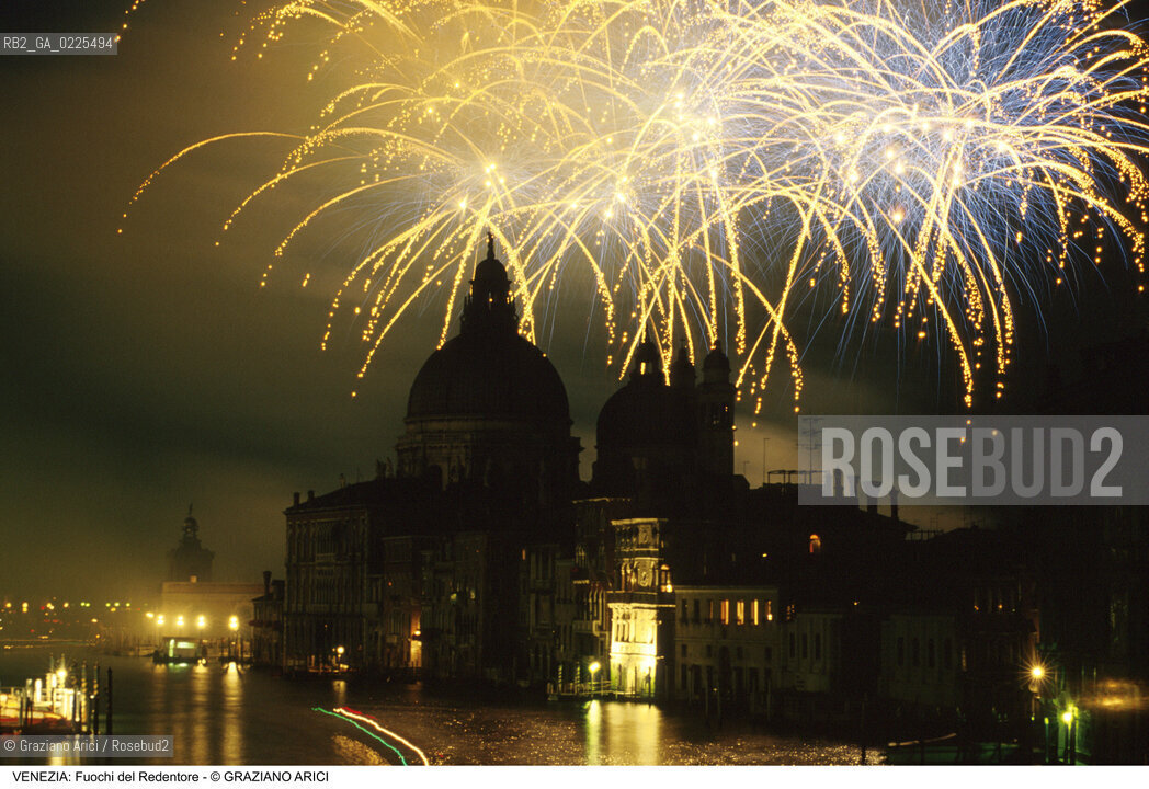 Localizzazione:..VENEZIA ..Oggetto:..Soggetto:..REDENTORE FUOCHI D ARTIFICIO SALUTE..Cronologia: ..Definizione Culturale:..   Autore: ..   Stile: ..   Editori/Stampatori:..   Committenza:..Materia e Tecnica:..Collocazione:..Note:..FESTE..Riproduzione Fotografica:..Copyright:..Graziano Arici/Rosebud2 .Data:..1996..Costo:..A